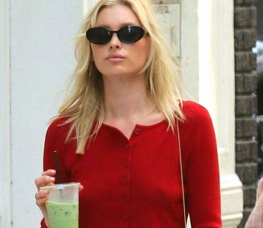 Elsa Hosk a les seins qui pointent à Manhattan