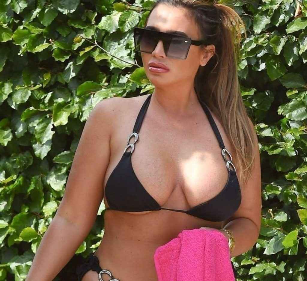 Lauren Goodger en bikini en Espagne