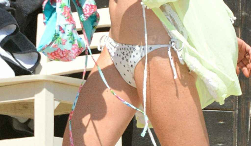 Lindsay Lohan en bikini et maillot de bain à Mykonos