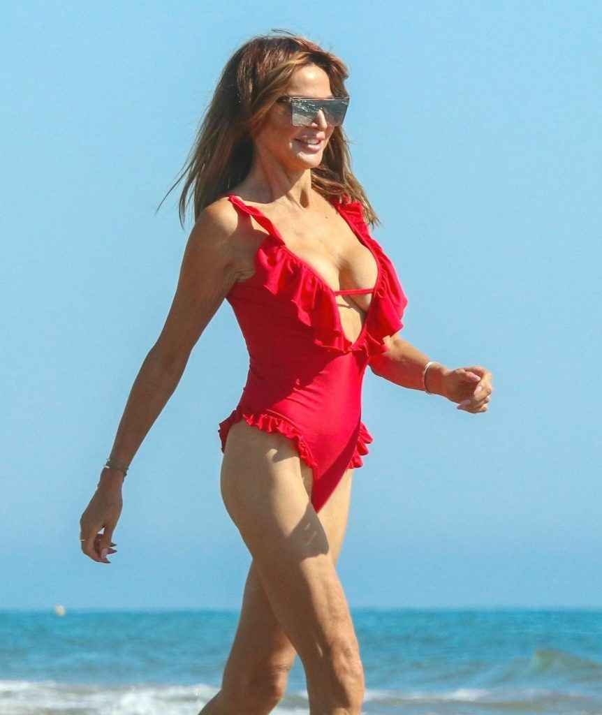 Lizzie Cundy en maillot de bain à Marbella