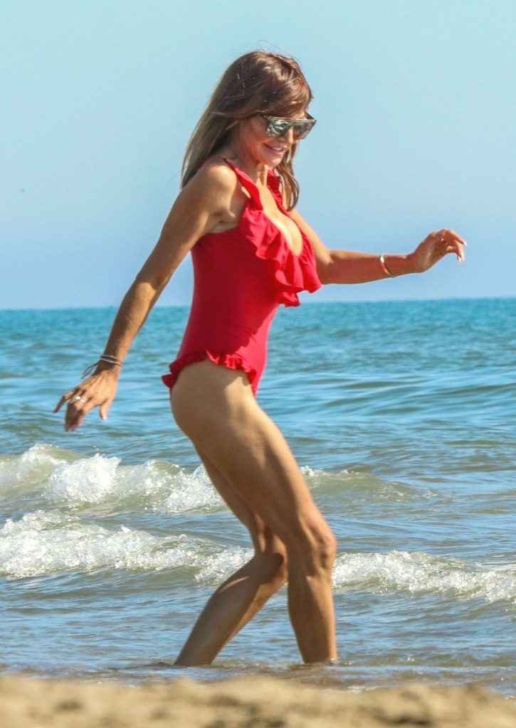 Lizzie Cundy en maillot de bain à Marbella