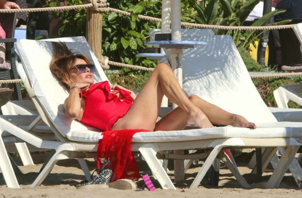 Lizzie Cundy en maillot de bain à Marbella