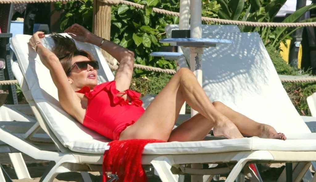 Lizzie Cundy en maillot de bain à Marbella