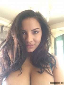 Lacey Banghard nue, les photos intimes