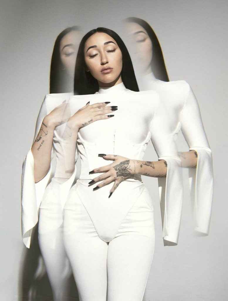 Noah Cyrus sexy dans Paper Magazine