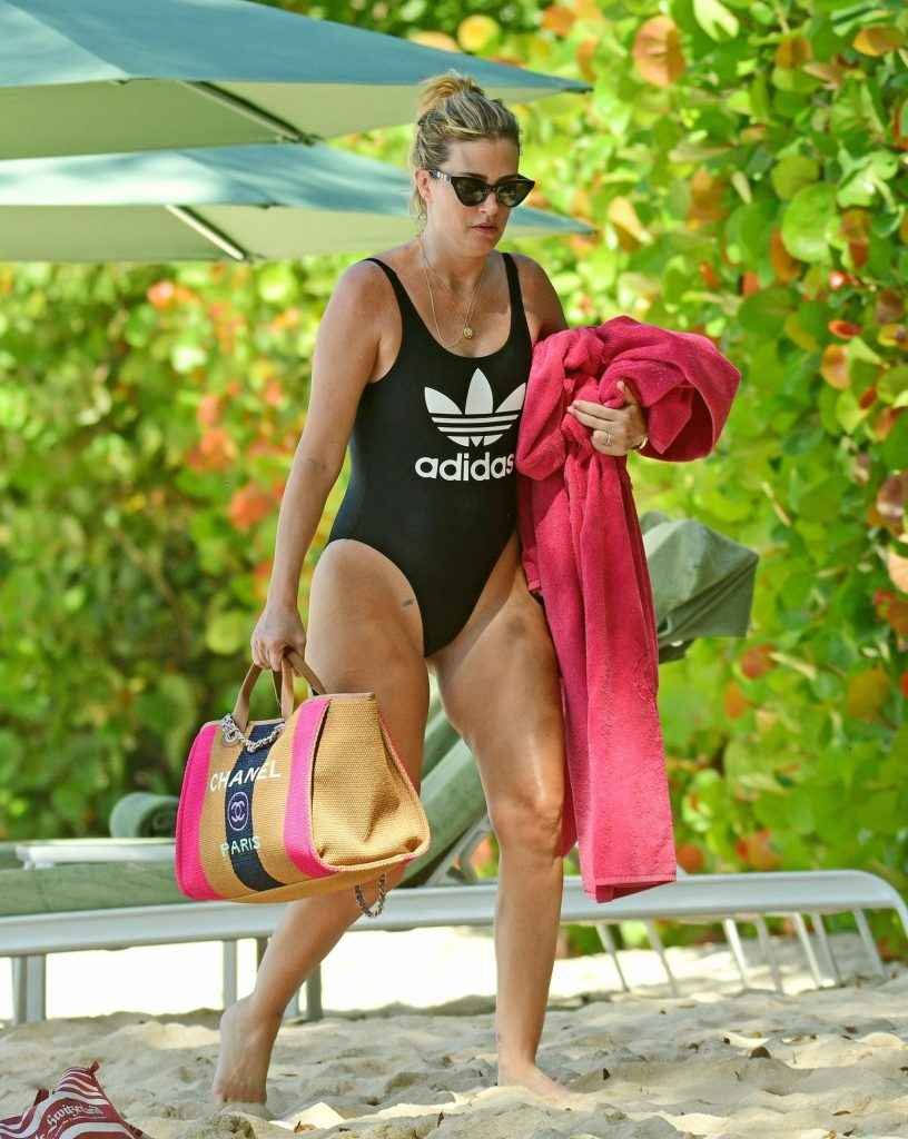 Rhea Durham en maillot de bain à La Barbade