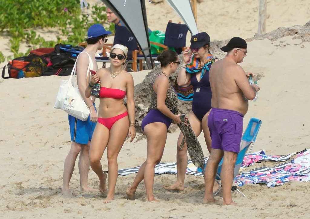 Rita Ora en bikini à Saint-Barthélémy