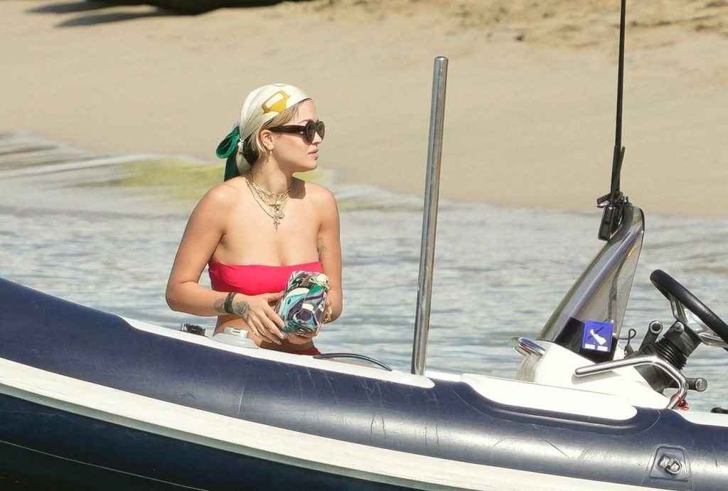 Rita Ora en bikini à Saint-Barthélémy