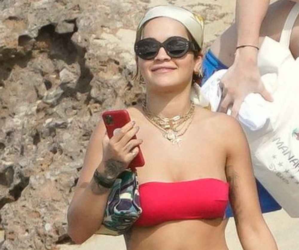 Rita Ora en bikini à Saint-Barthélémy