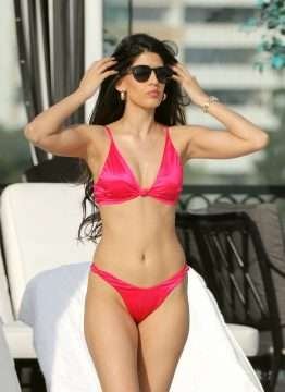 Jasmin Walia en bikini à Los Angeles