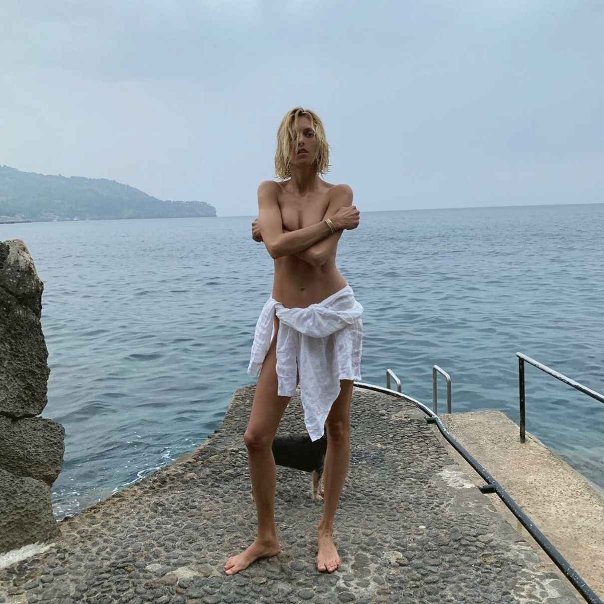 Anja Rubik nue, la collection complète