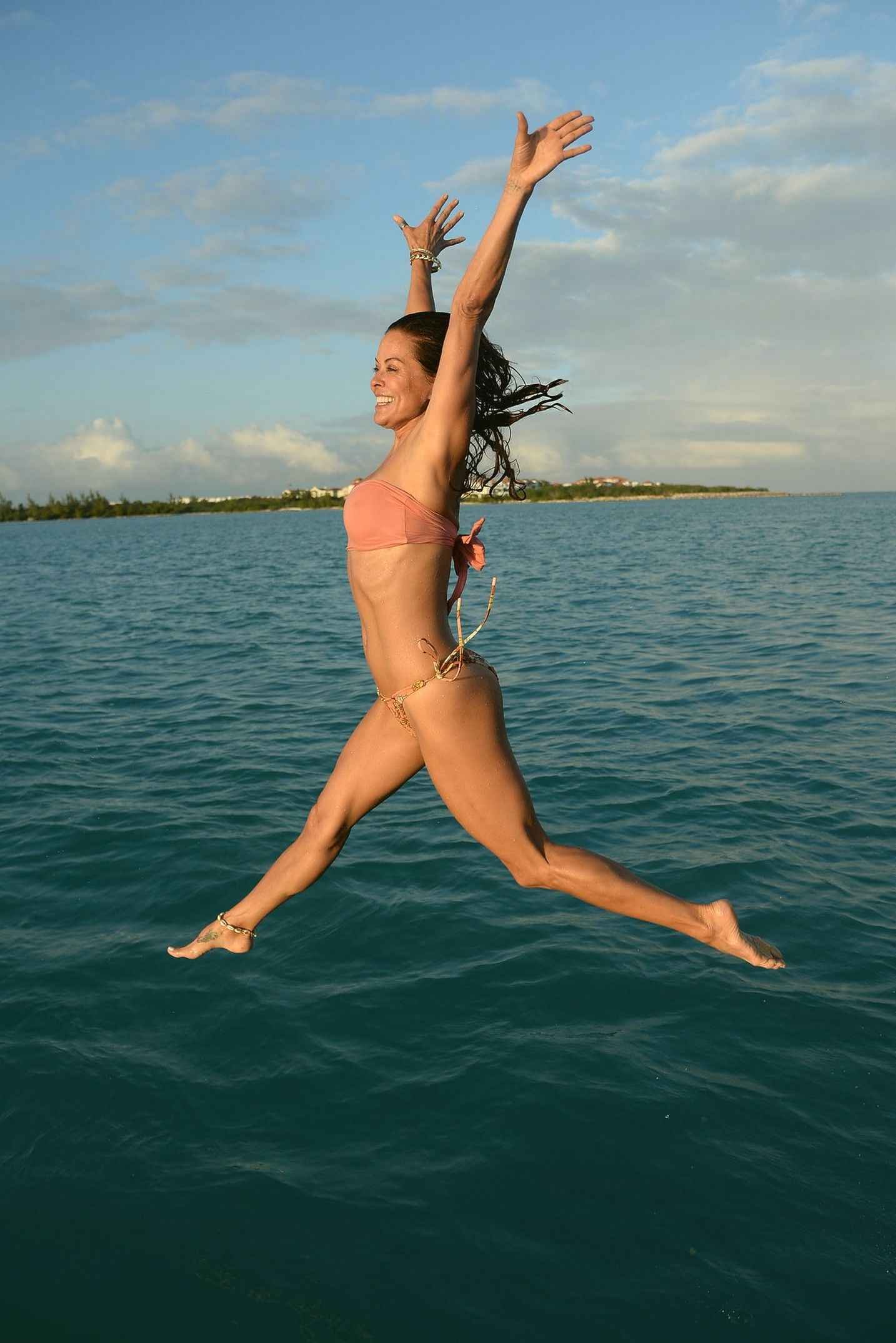 Brooke Burke en bikini en République Dominicaine