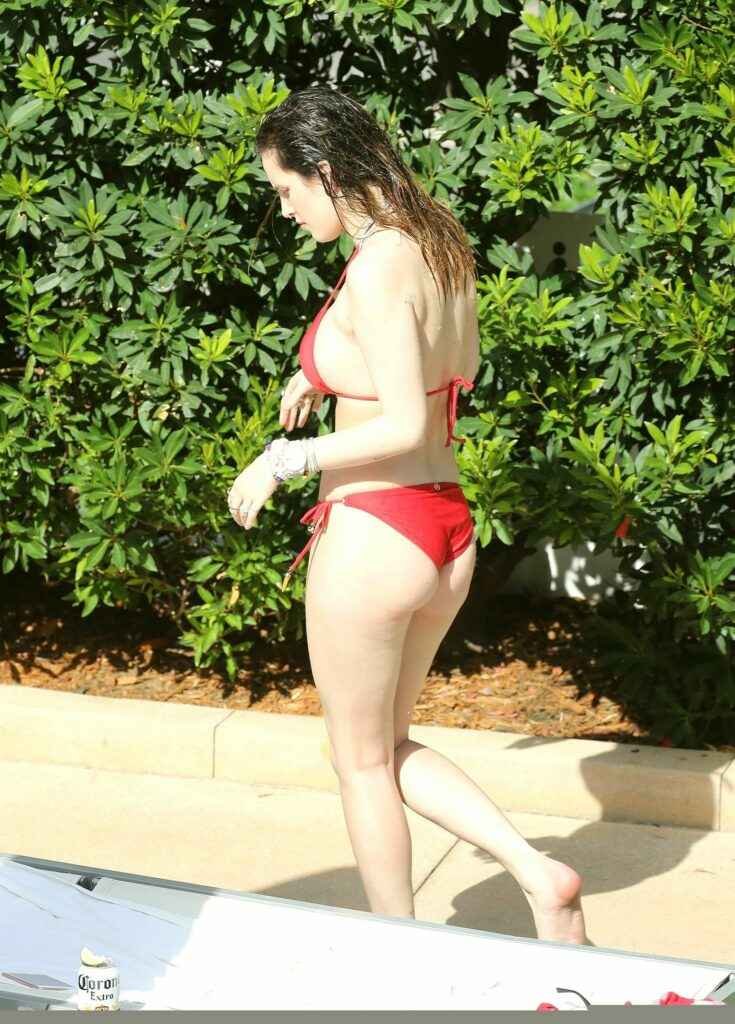 Bella Thorne en bikini