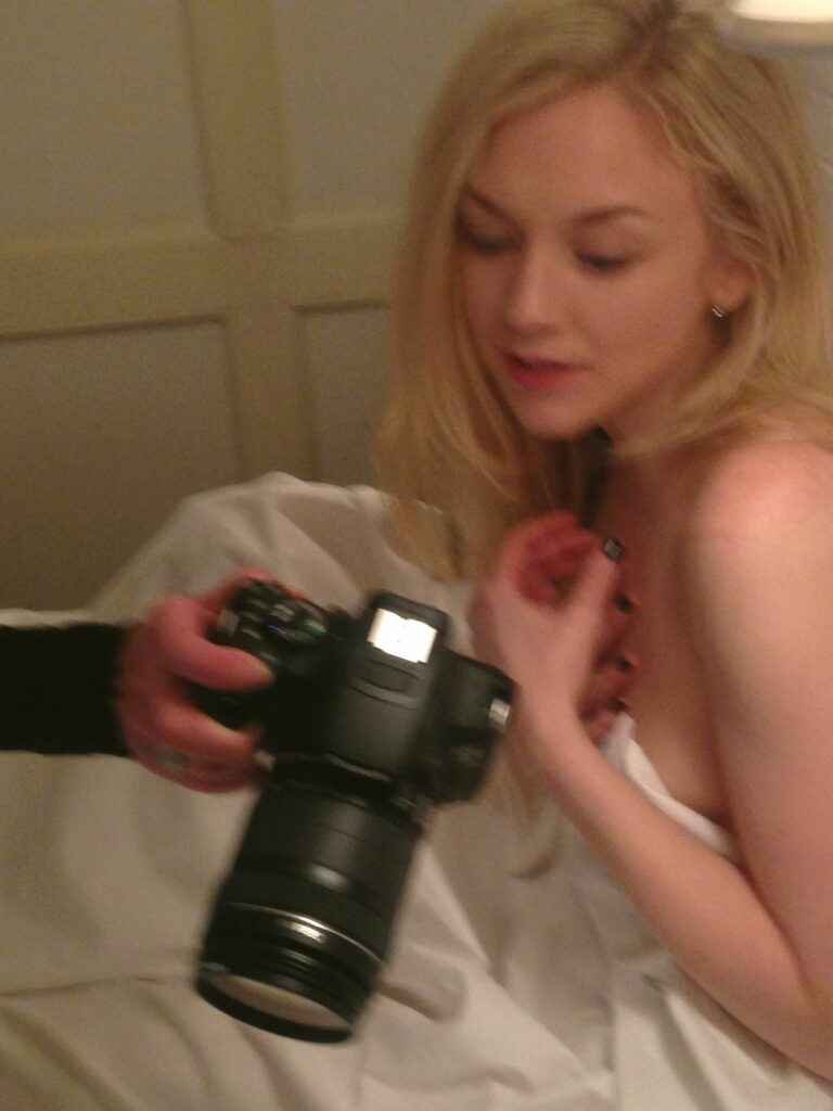 Emily Kinney nue, les photos intimes