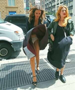 Oups ! Sous la jupe de Jessica Alba