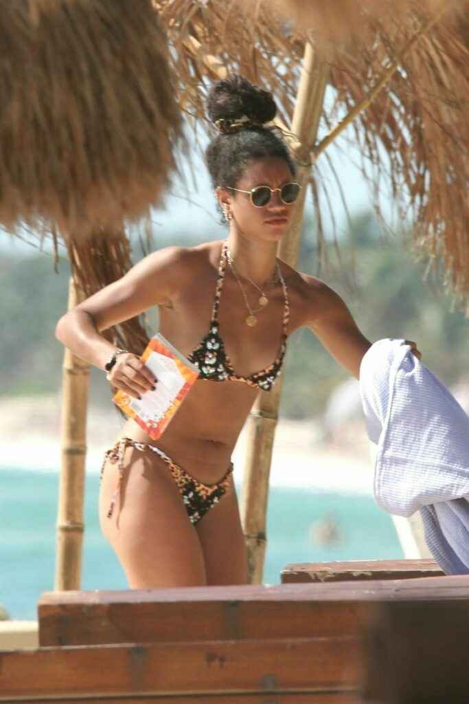 Vick Hope en bikini à Tulum