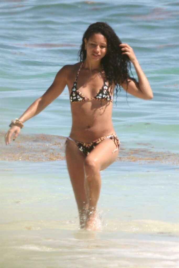 Vick Hope en bikini à Tulum