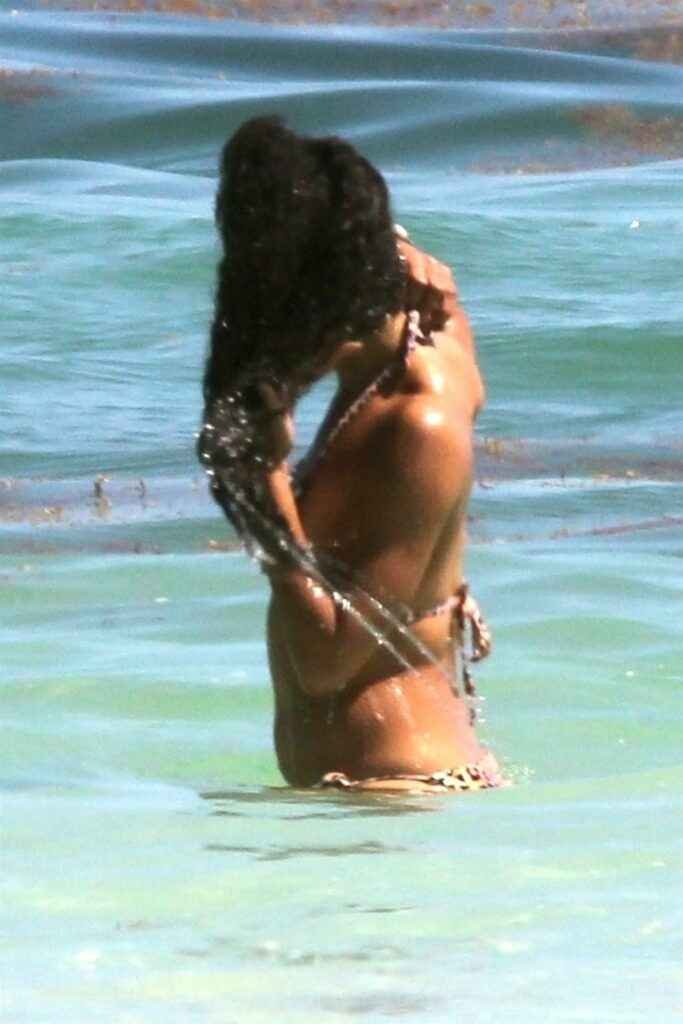 Vick Hope en bikini à Tulum