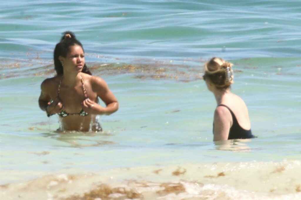 Vick Hope en bikini à Tulum