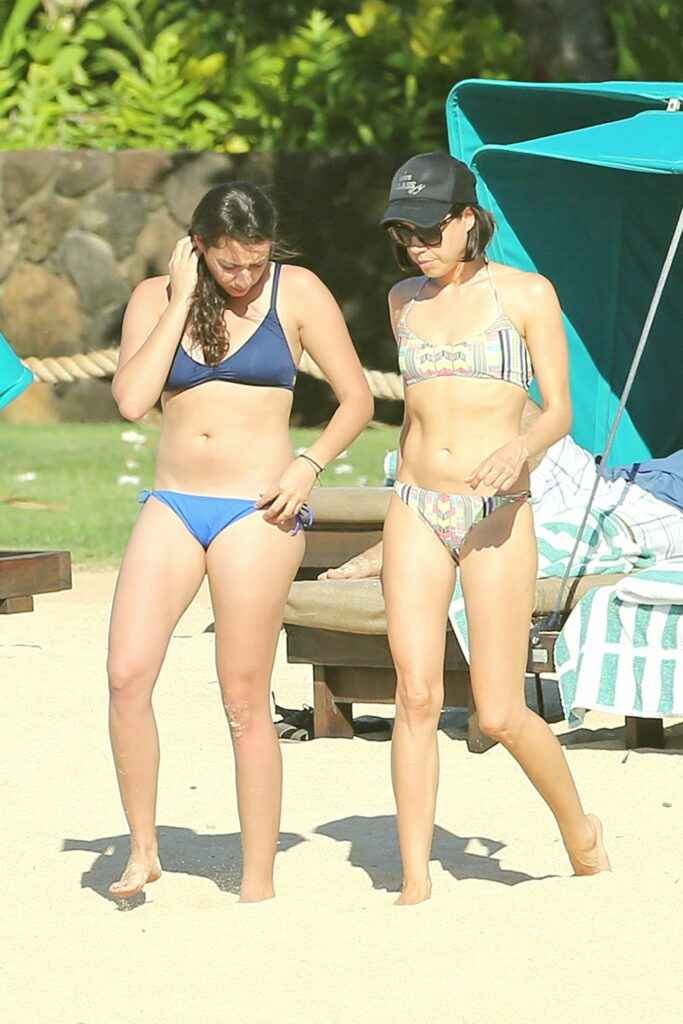 Aubrey Plaza en bikini à Hawaii