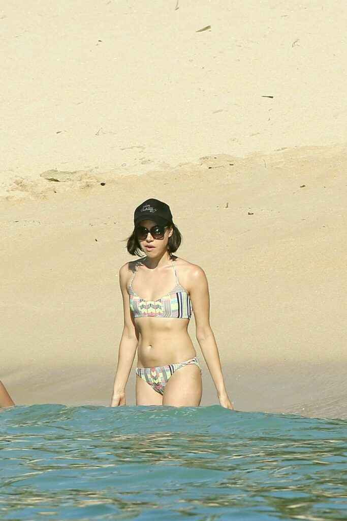 Aubrey Plaza en bikini à Hawaii