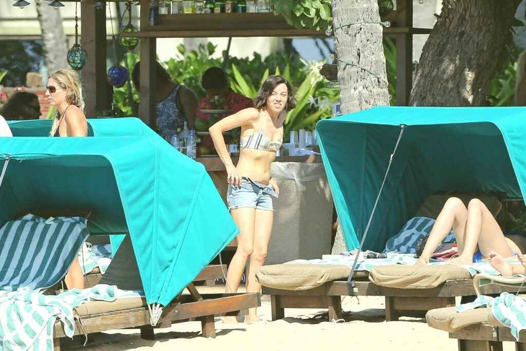 Aubrey Plaza en bikini à Hawaii