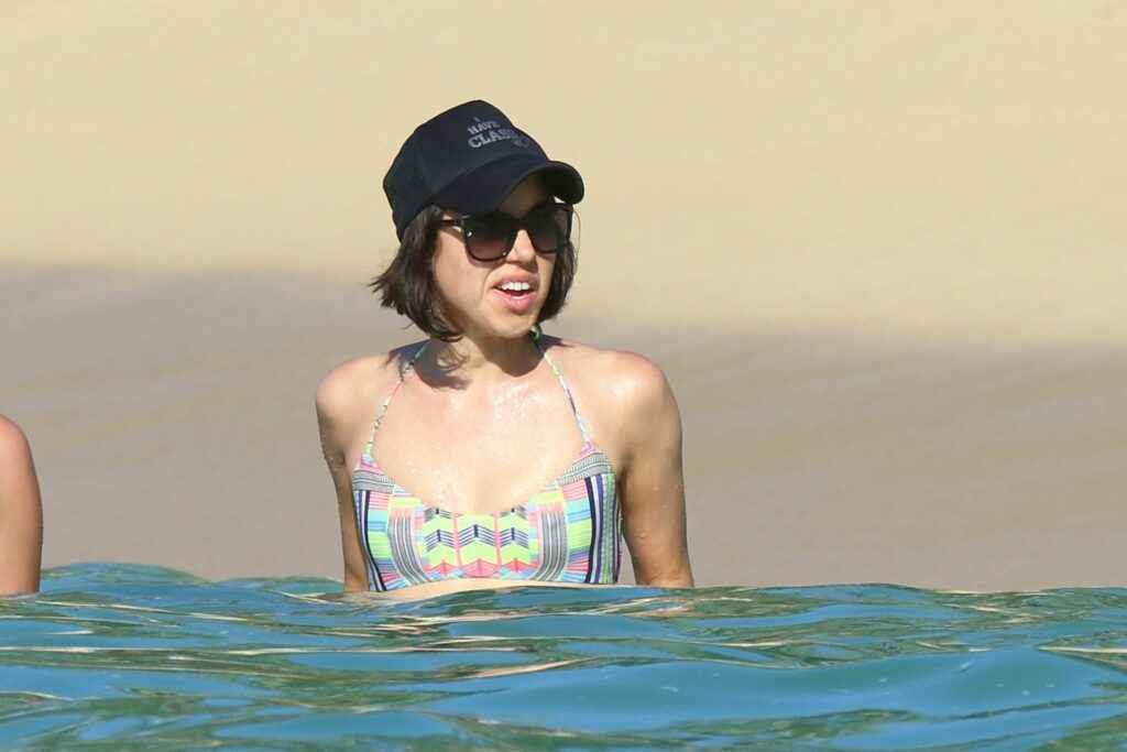 Aubrey Plaza en bikini à Hawaii