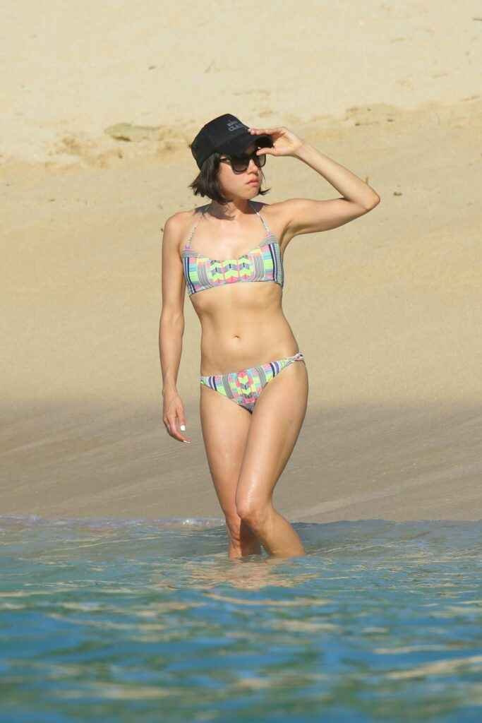 Aubrey Plaza en bikini à Hawaii