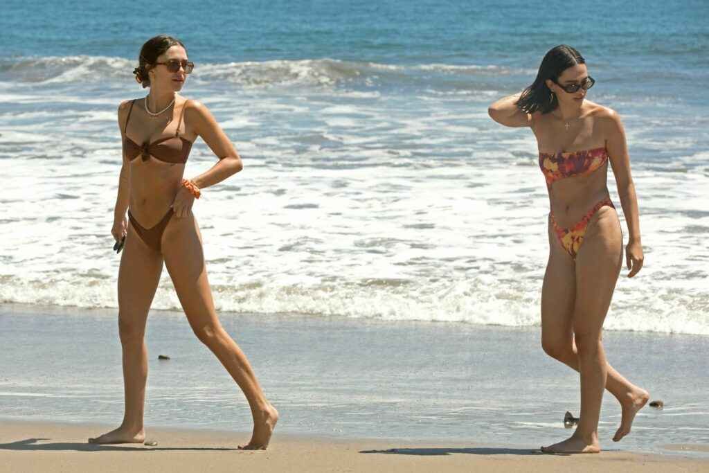 Delilah Belle et Amelia Hamlin en bikini