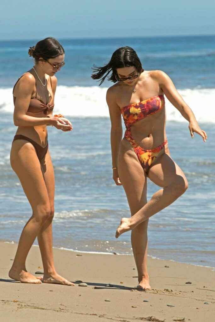 Delilah Belle et Amelia Hamlin en bikini