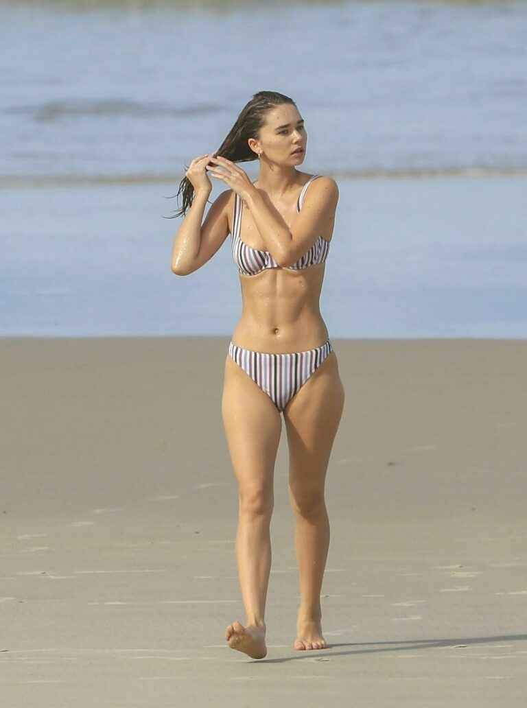 Gabriella Brooks en bikini