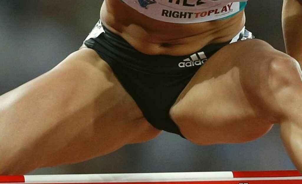 Jessica Ennis Hill sexy sur la piste d'athlétisme