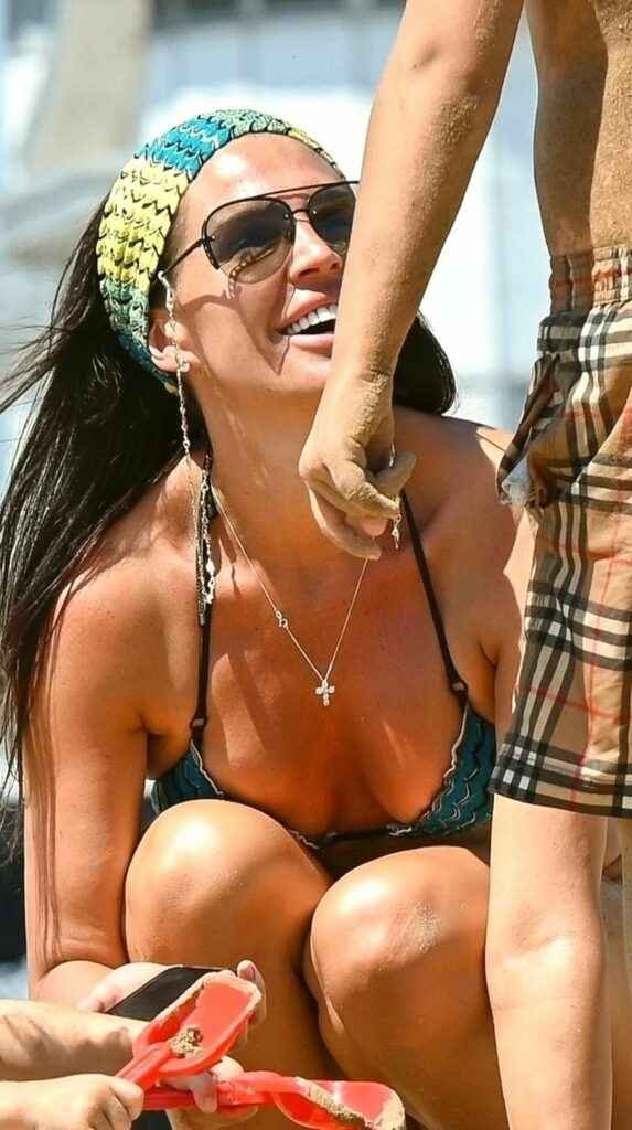 Danielle Lloyd en bikini