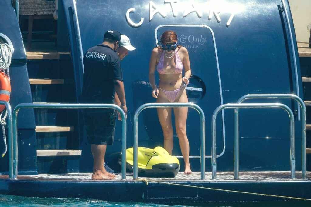 Bella Thorne en bikini à Cabo