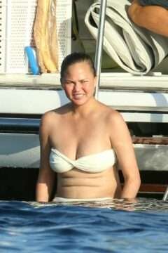 Chrissy Teigen en bikini