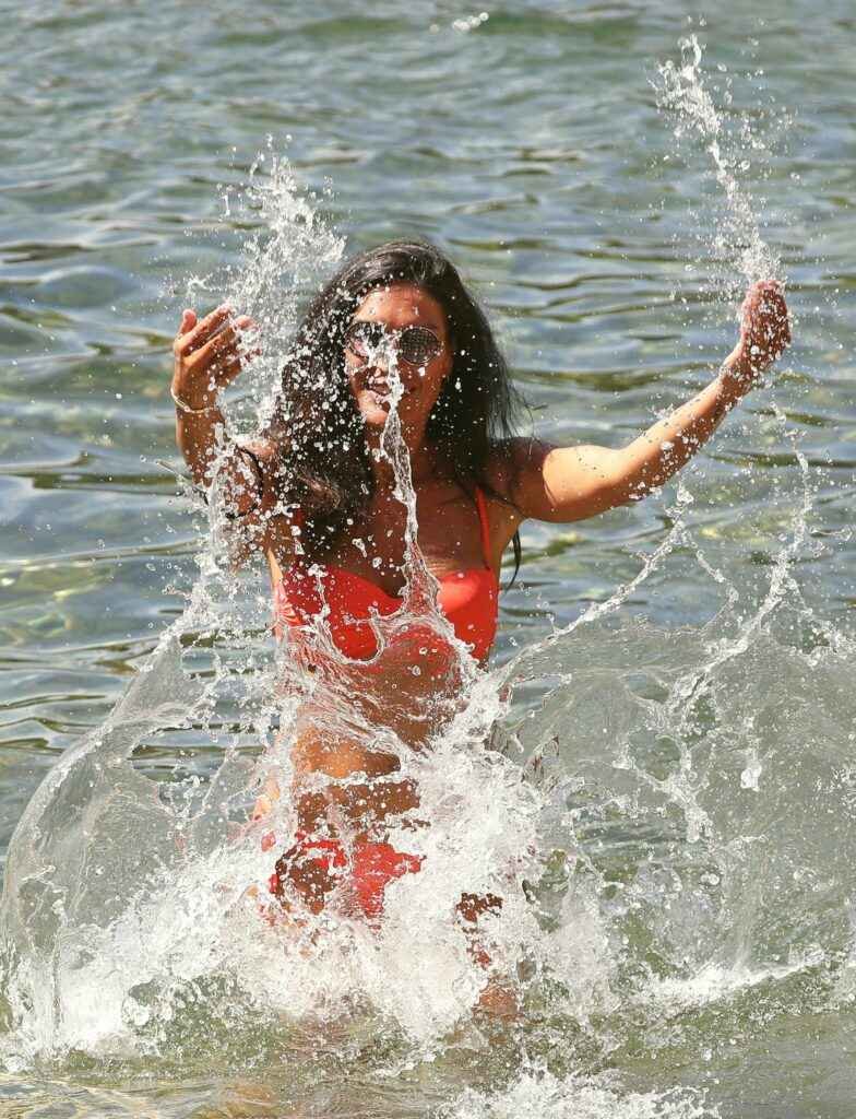 Veronica Hidalgo en bikini en Espagne