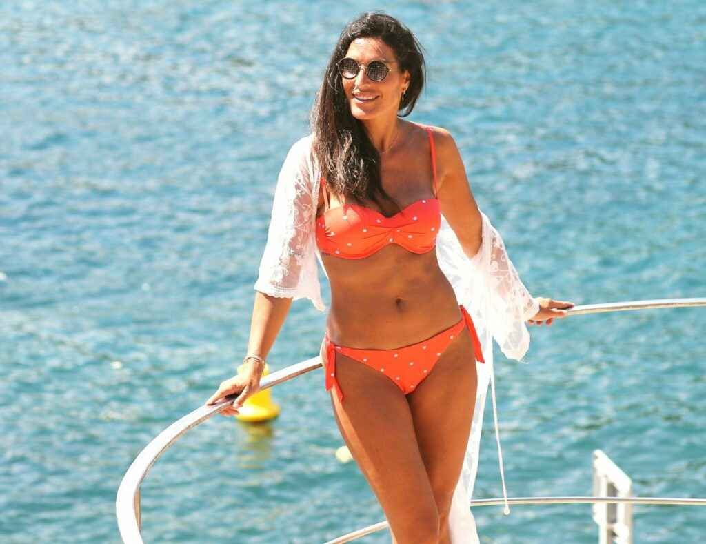 Veronica Hidalgo en bikini en Espagne