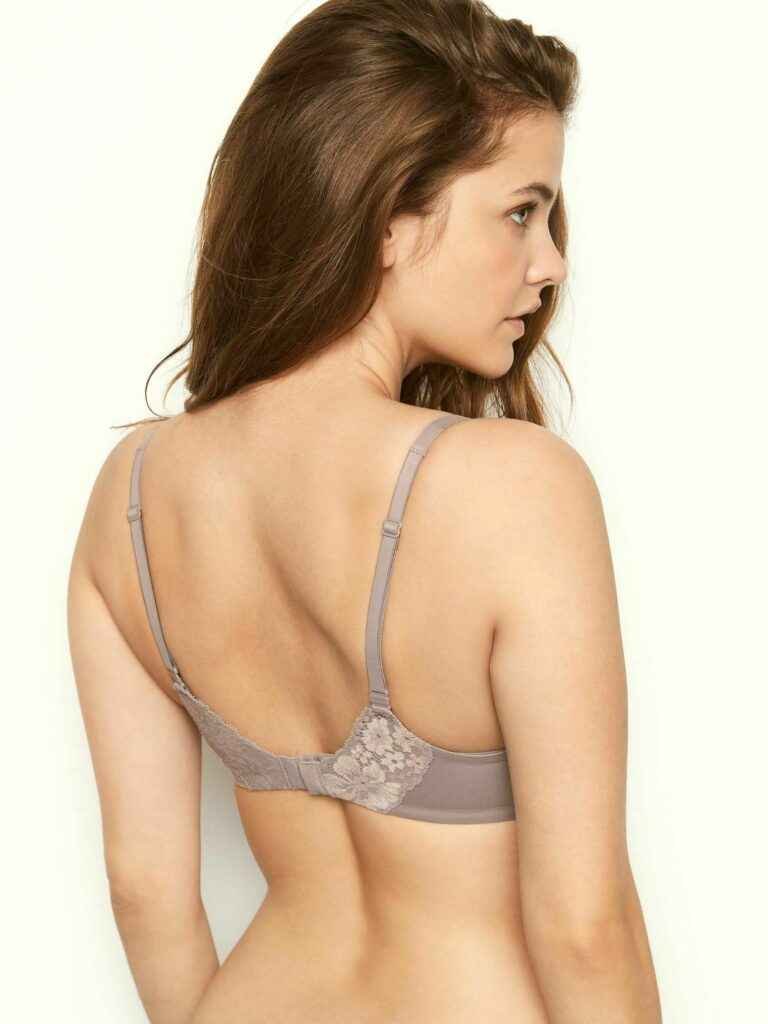 Barbara Palvin en petite culotte pour Victoria's Secrets