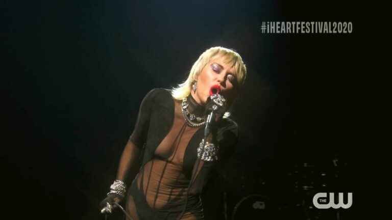 Miley Cyrus sexy au festival Iheartradio