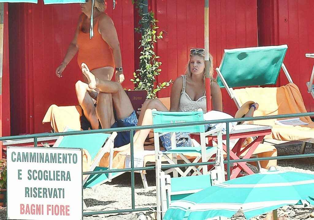 Natasha Oakley en maillot de bain à Portofino