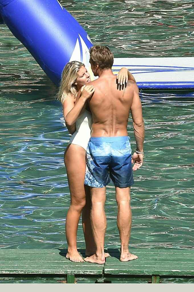 Natasha Oakley en maillot de bain à Portofino