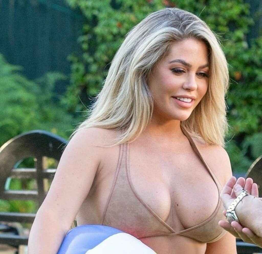 Bianca Gascoigne en bikini au portugal