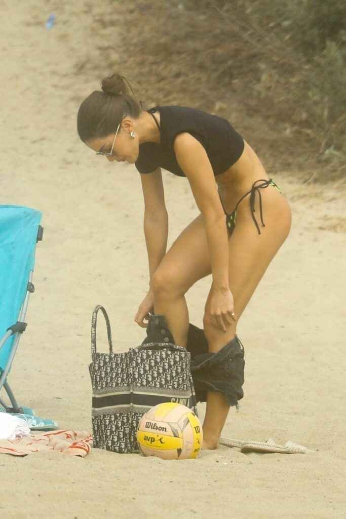 Camila Cohelo en bikini à Santa Monica