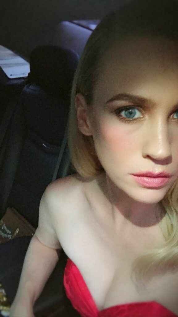 January Jones sexy dans Shape Magazine