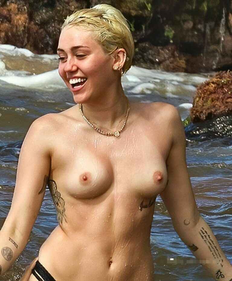 Miley Cyrus seins nus