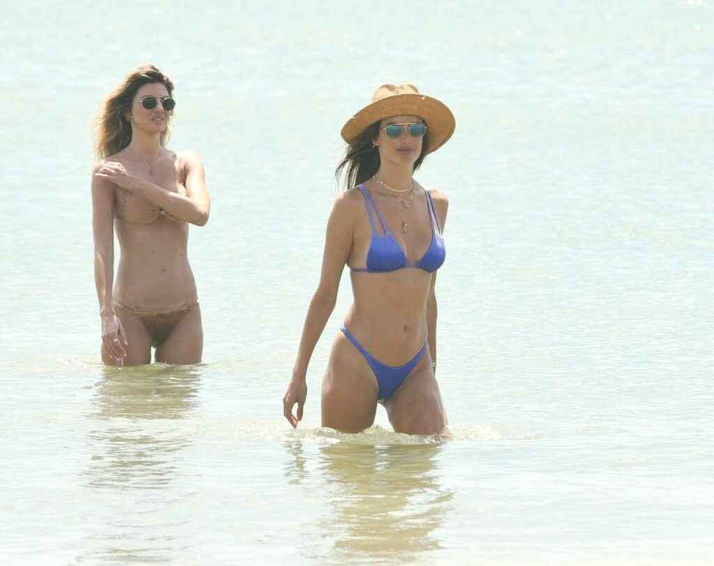 Alessandra Ambrosio en bikini à Florianopolis