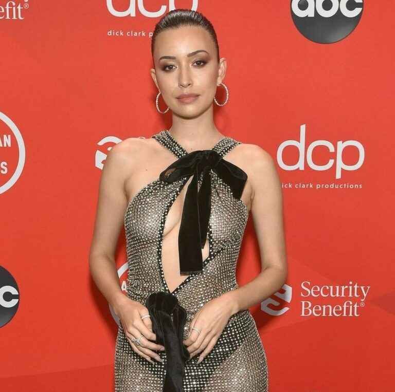 Christian Serratos sexy aux American Music Awards