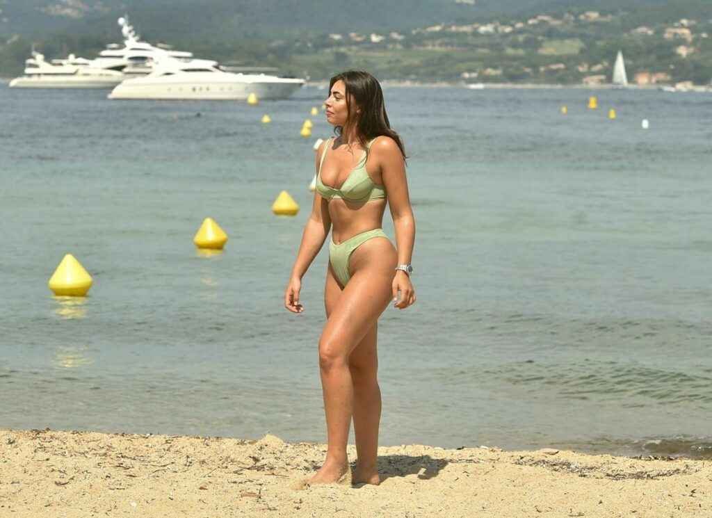 Francesca Allen en bikini en Turquie