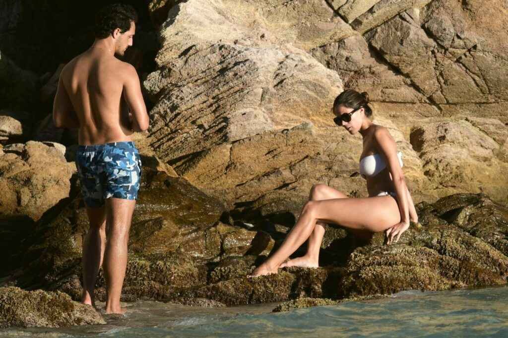 Iris Mittenaere en bikini à Saint-Martin