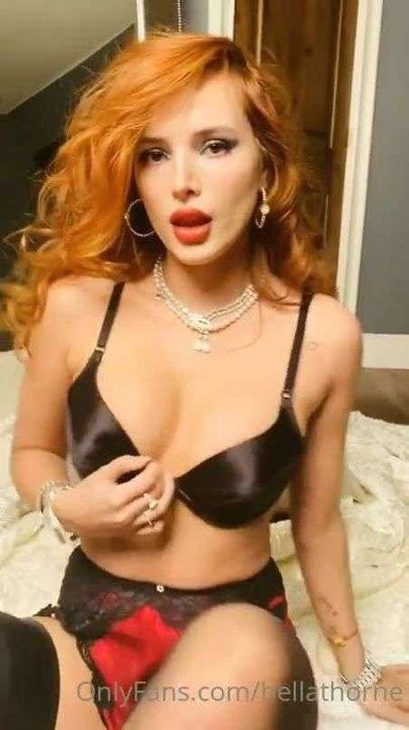 Bella Thorne en lingerie sexy